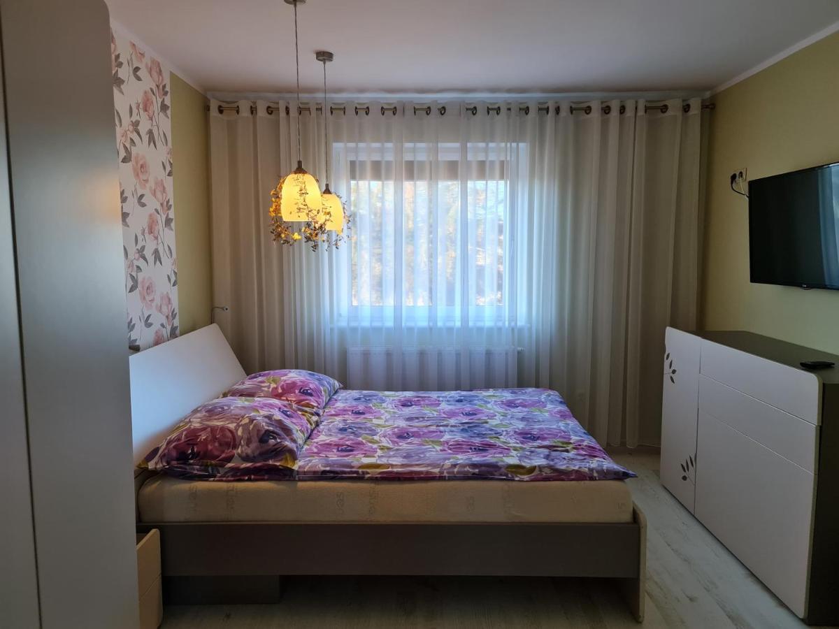 Koga Pokoje Goscinne Леба Екстериор снимка